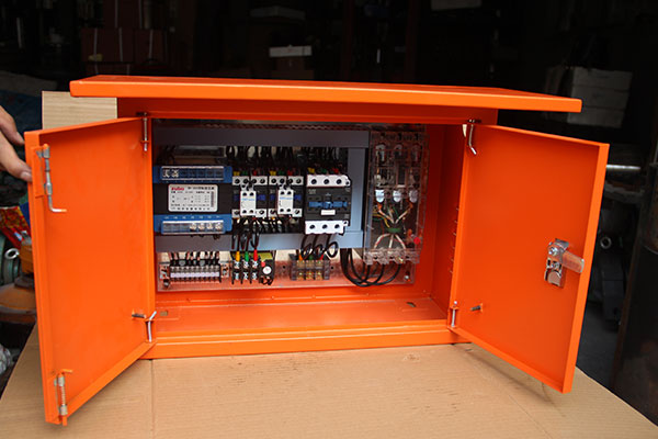 香蕉成人视频配件_电箱