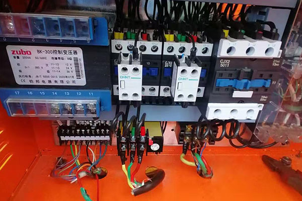 香蕉成人视频配电箱